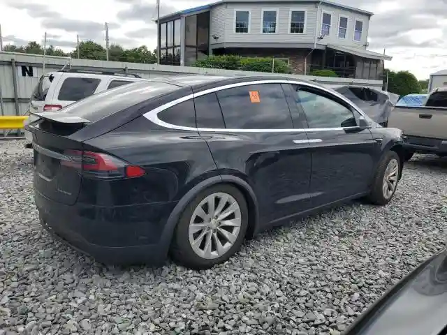 5YJXCDE26LF281122 2020 TESLA MODEL X-2