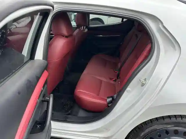 JM1BPBMY3R1712137 2024 MAZDA 3 GT-5