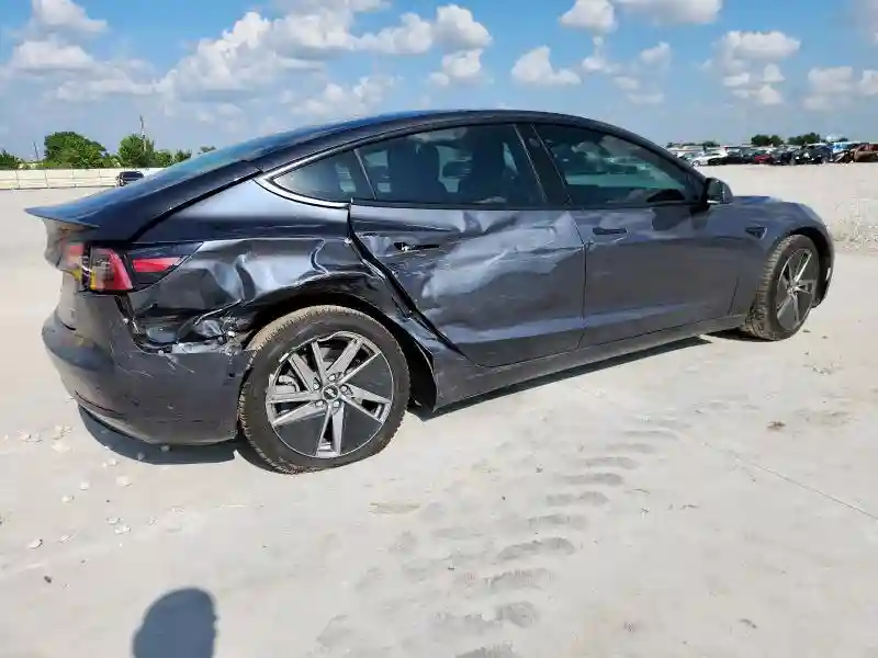 5YJ3E1EB0JF129079 2018 TESLA MODEL 3-2