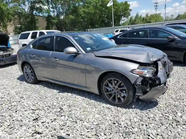 ZARFAEDN2H7555776 2017 ALFA ROMEO GIULIA-3