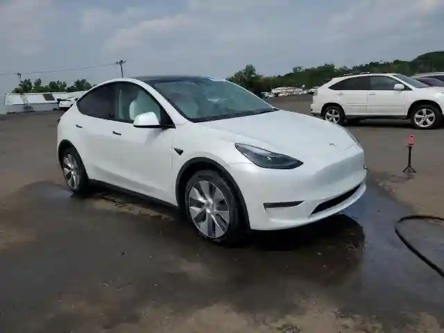 7SAYGDEE4PF796065 2023 TESLA MODEL Y-3