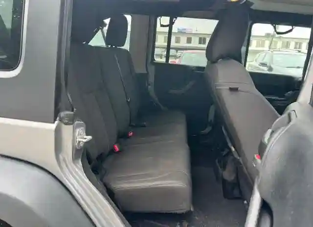 1C4HJWDG6JL927319 2018 JEEP WRANGLER-5