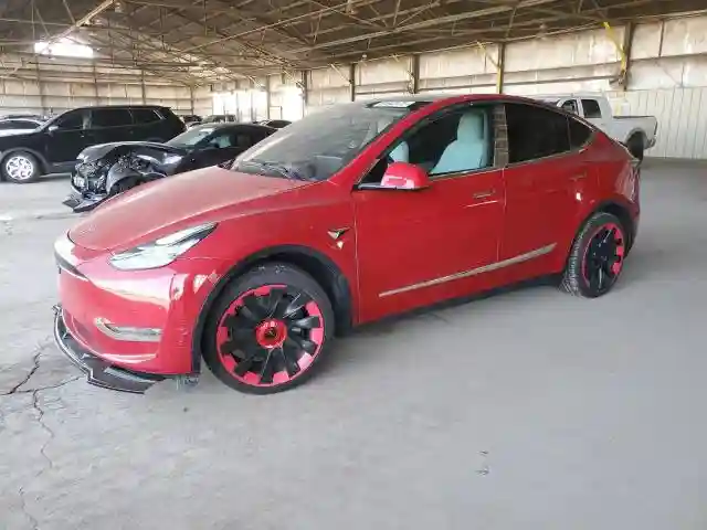 7SAYGDEE8NF418909 2022 TESLA MODEL Y-0
