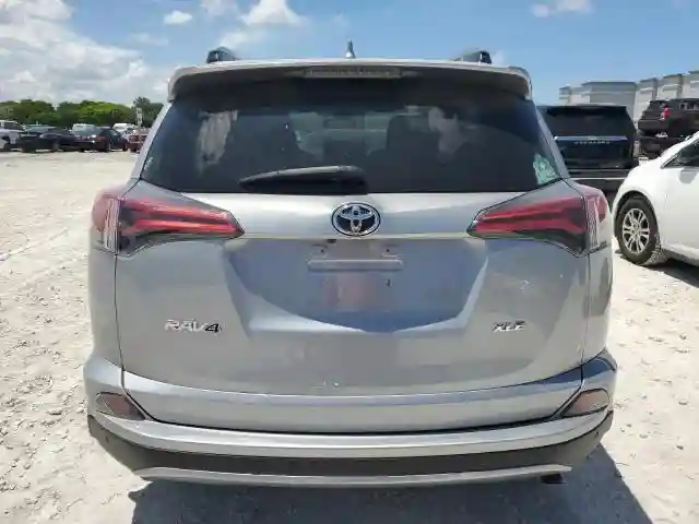 2T3WFREV7JW423768 2018 TOYOTA RAV4-5