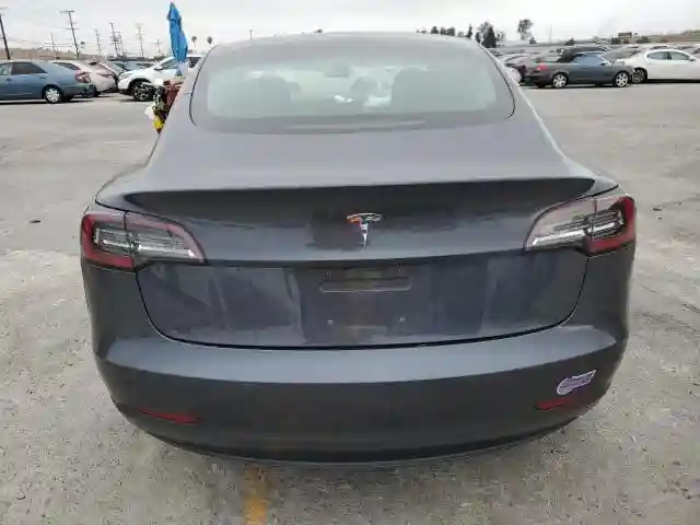 5YJ3E1EA9JF110182 2018 TESLA MODEL 3-5