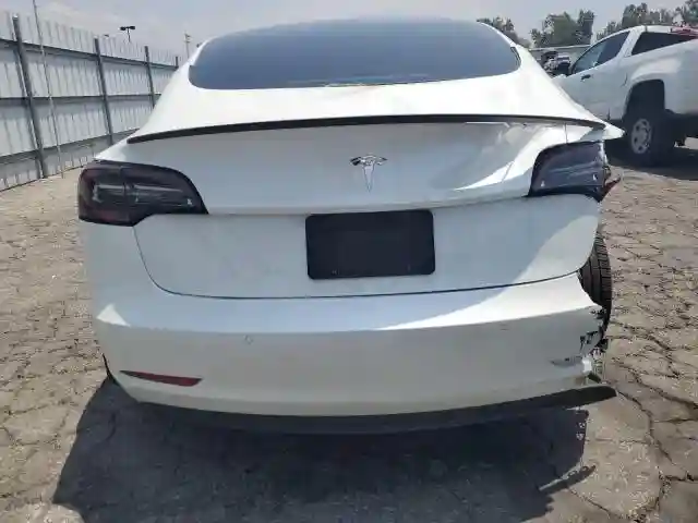 5YJ3E1EA8NF203832 2022 TESLA MODEL 3-5