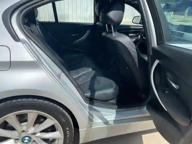 WBA8E1G59JNU89642 2018 BMW 3 SERIES-5