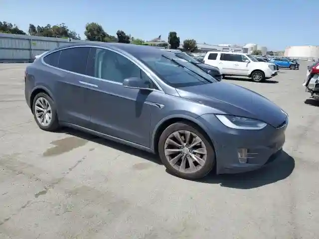 5YJXCDE24JF106610 2018 TESLA MODEL X-3