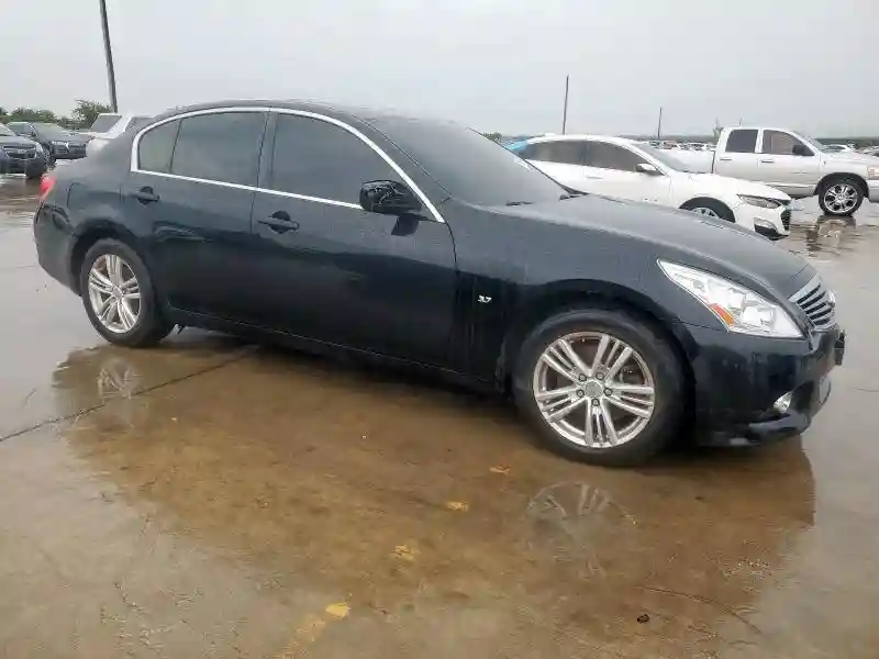 JN1CV6AR3FM520048 2015 INFINITI Q40-3