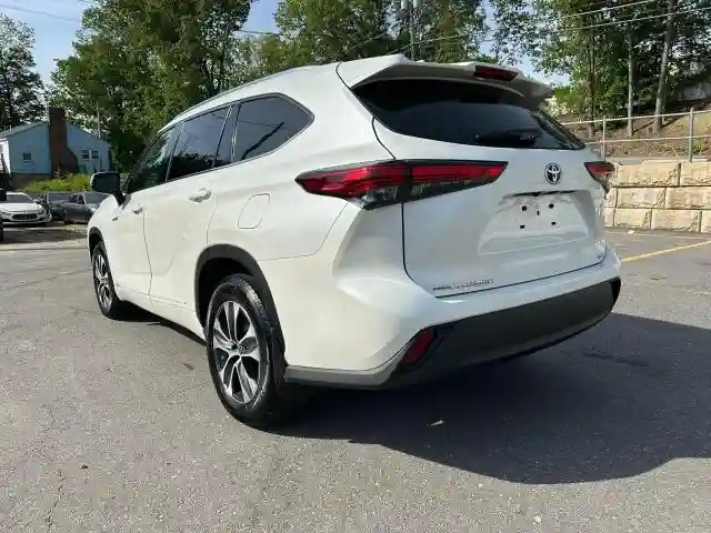 5TDGBRCHXMS530736 2021 TOYOTA HIGHLANDER-1