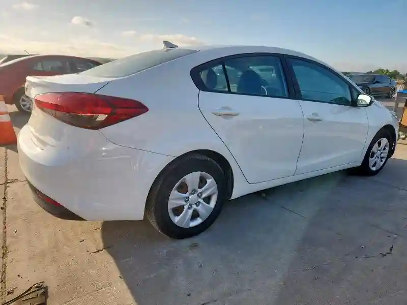 3KPFK4A72JE202516 2018 KIA FORTE-2