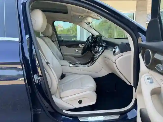 WDC0G4KB6HF256258 2017 MERCEDES-BENZ GLC-CLASS-4