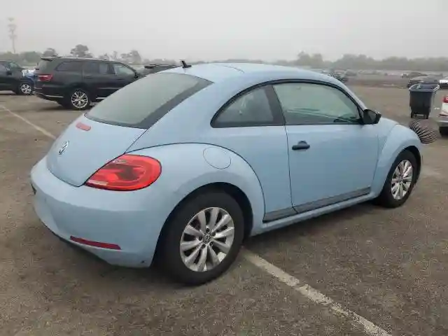 3VWF17AT1FM645560 2015 VOLKSWAGEN BEETLE-2