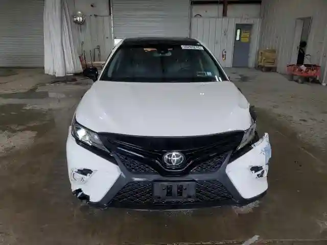 4T1B11HKXJU151838 2018 TOYOTA CAMRY-4