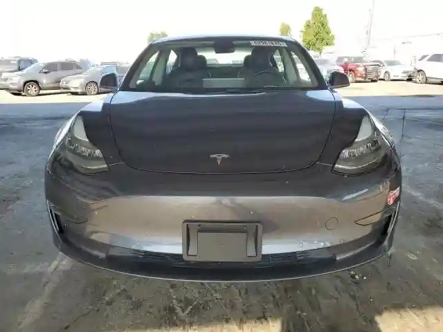 5YJ3E1EA3JF003418 2018 TESLA MODEL 3-4