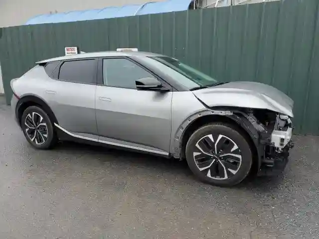 KNDC34LA1P5130110 2023 KIA EV6 LIGHT-3