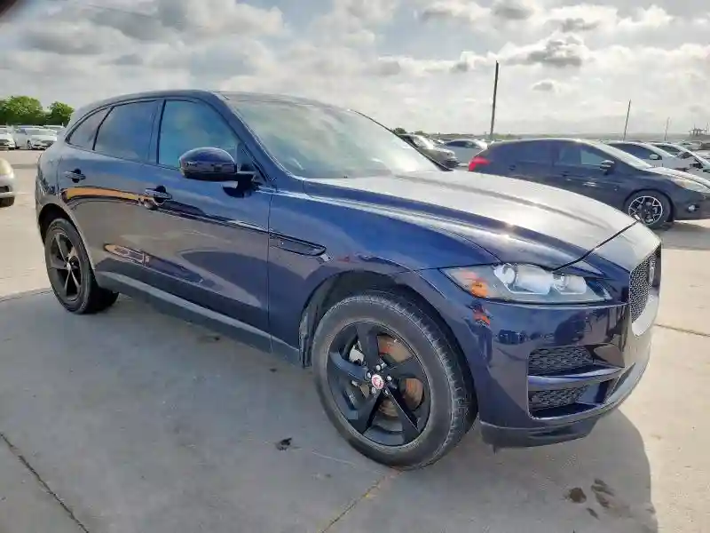 SADCK2BV7HA066342 2017 JAGUAR F-PACE-3