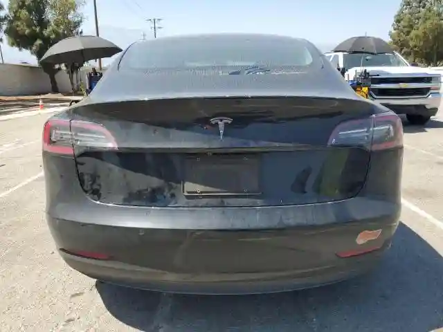 5YJ3E1EAXKF409939 2019 TESLA MODEL 3-5