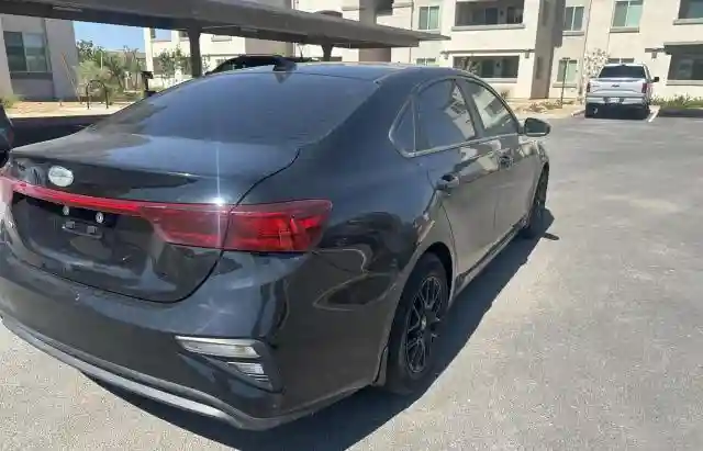 3KPF24ADXKE097618 2019 KIA FORTE-3