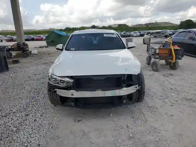 WBA8D9G59JNU69800 2018 BMW 3 SERIES-4