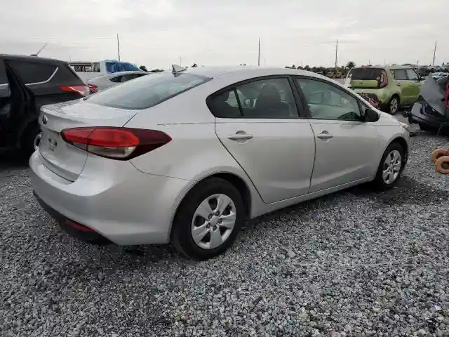 3KPFK4A74JE257677 2018 KIA FORTE-2