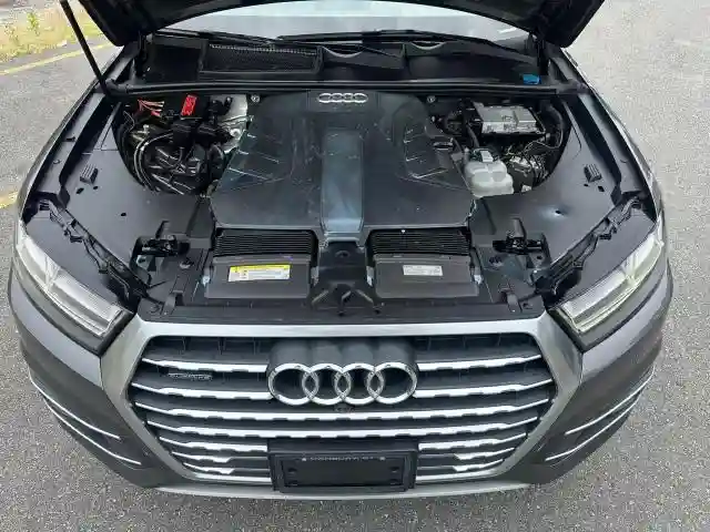 WA1LAAF73KD048392 2019 AUDI Q7-4