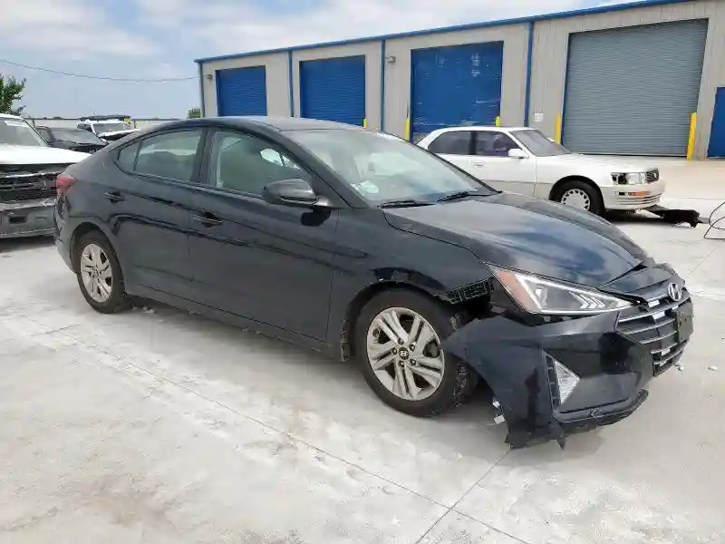 5NPD84LF2KH407499 2019 HYUNDAI ELANTRA-3