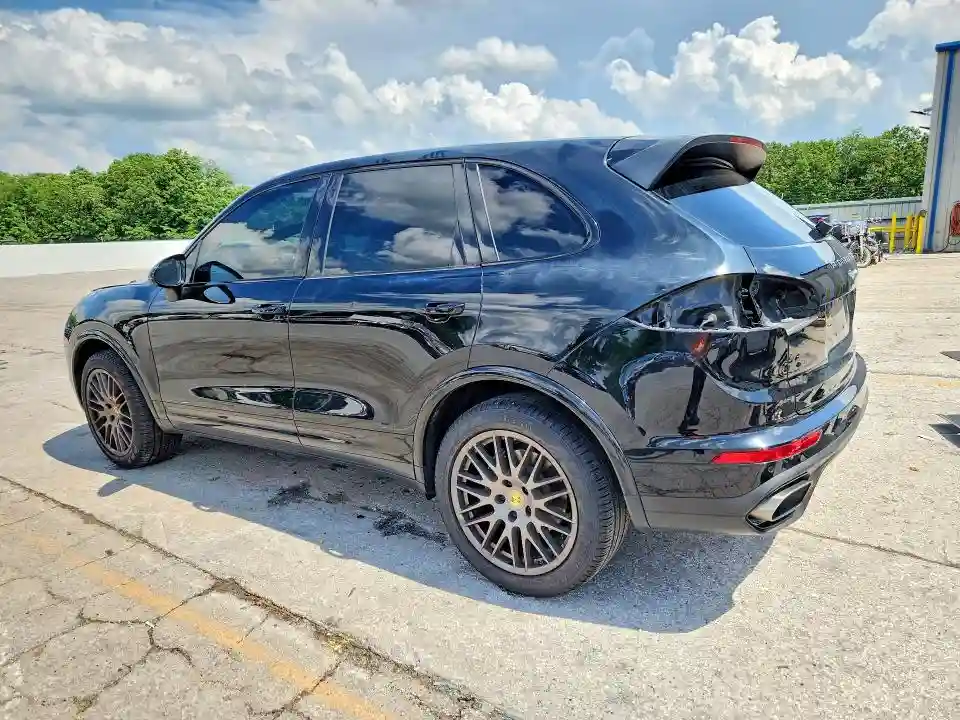 WP1AA2A29HKA80782 2017 PORSCHE CAYENNE-1