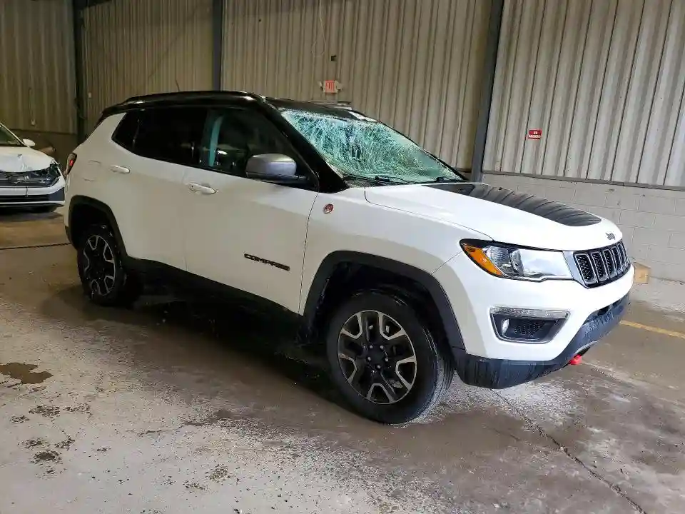 3C4NJDDB5KT721782 2019 JEEP COMPASS-3