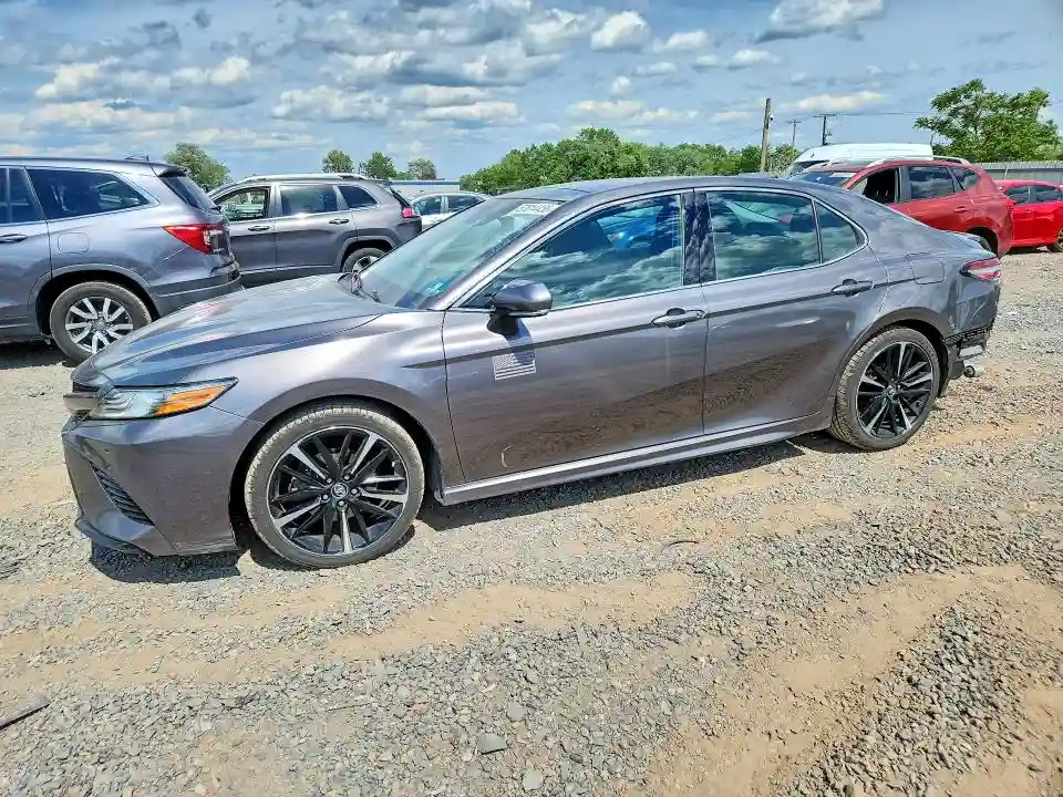 4T1B61HK9JU135244 2018 TOYOTA CAMRY-0