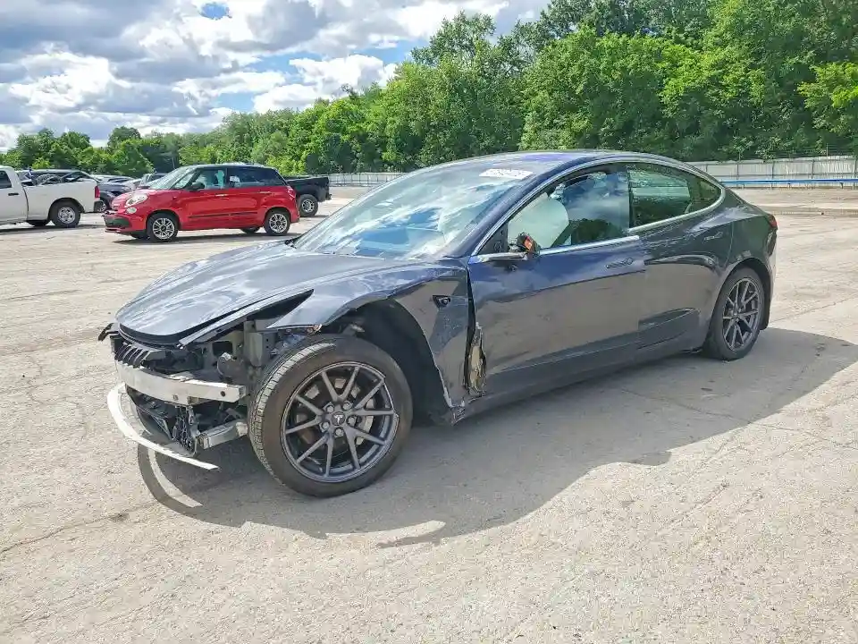 5YJ3E1EB2JF074988 2018 TESLA MODEL 3-0