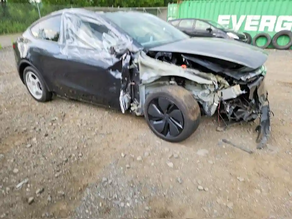 7SAYGDEE1TF396460 2026 TESLA MODEL Y-3