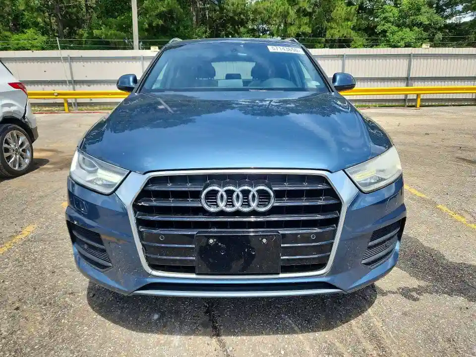 WA1BCCFS8HR008830 2017 AUDI Q3-4