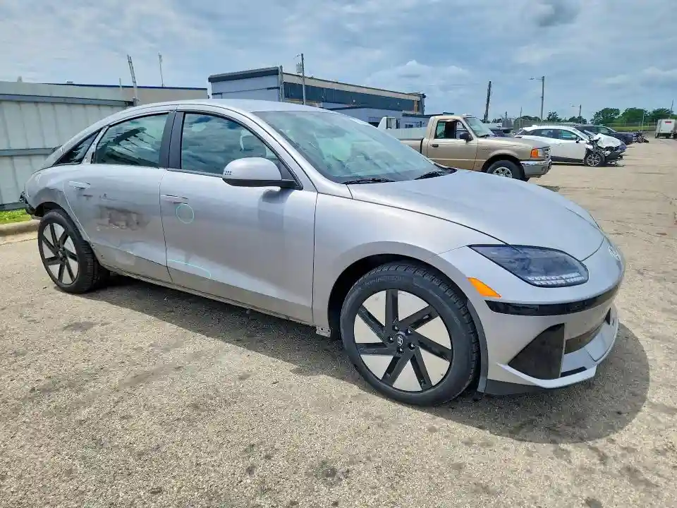 KMHM24AC9RA075651 2024 HYUNDAI IONIQ 6 SE-3
