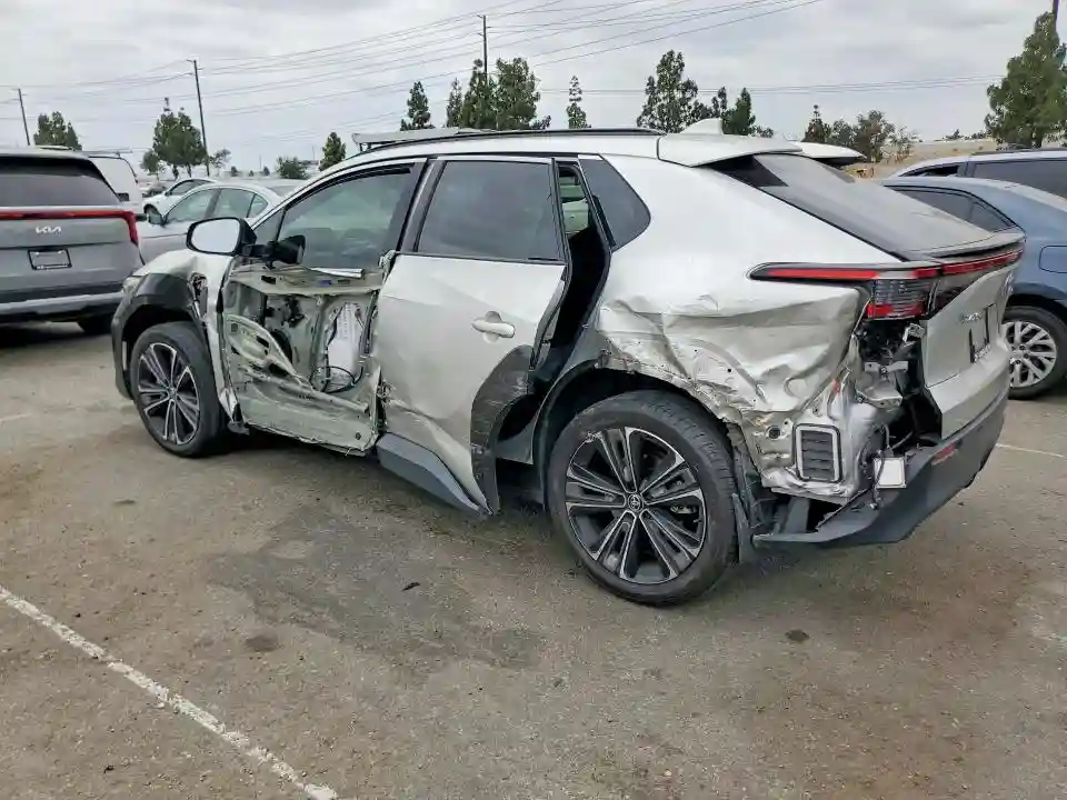 JTMAAAAA6PA015900 2023 TOYOTA BZ4X LIMIT-1