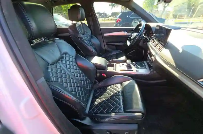 WA1C4AFY8J2182275 2018 AUDI SQ5-4