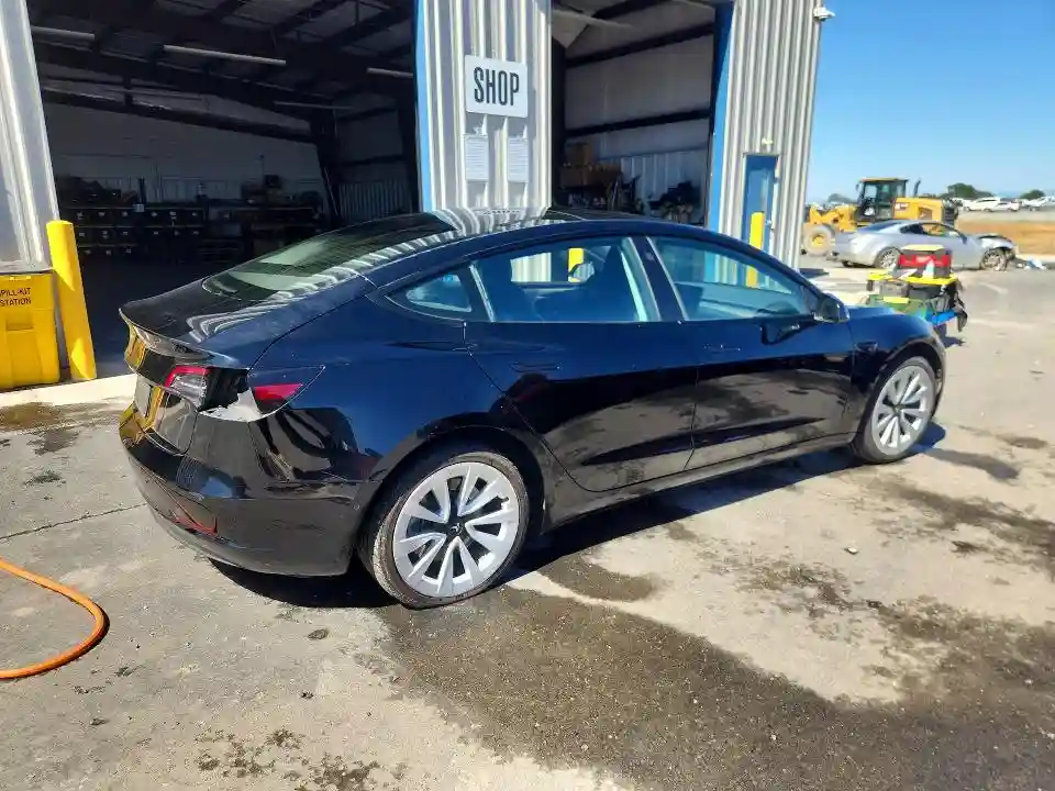 5YJ3E1EA1NF286701 2022 TESLA MODEL 3-2