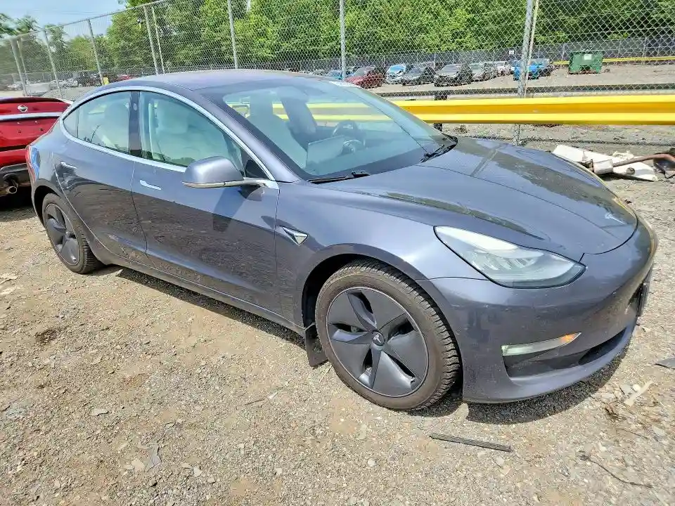 5YJ3E1EB8JF170205 2018 TESLA MODEL 3-3