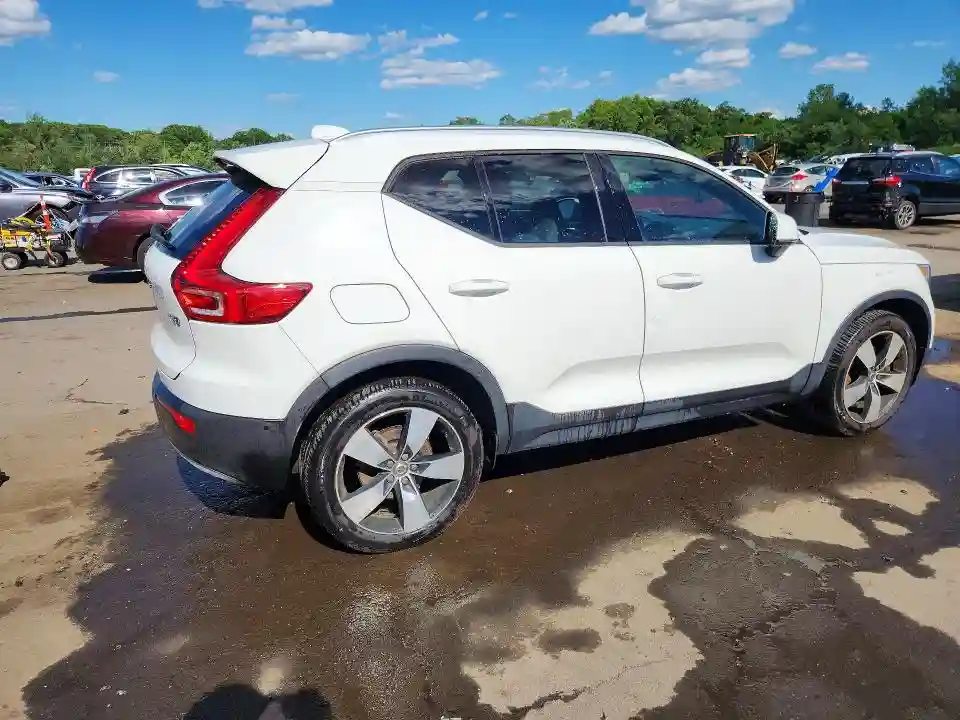 YV4162XZ3K2014319 2019 VOLVO XC40-2