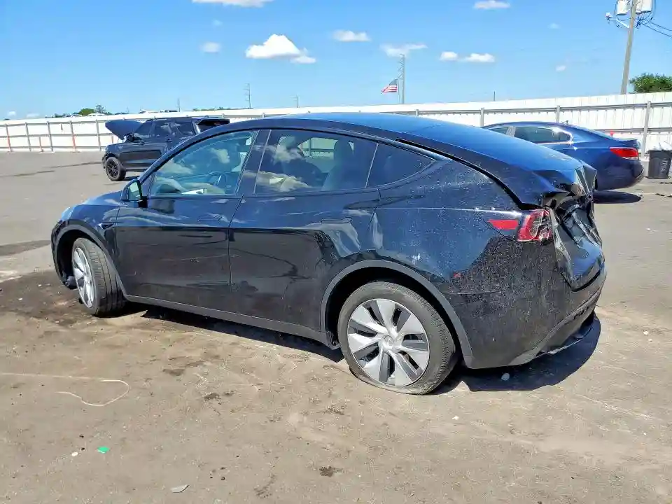 7SAYGDEE3PA183545 2023 TESLA MODEL Y-1