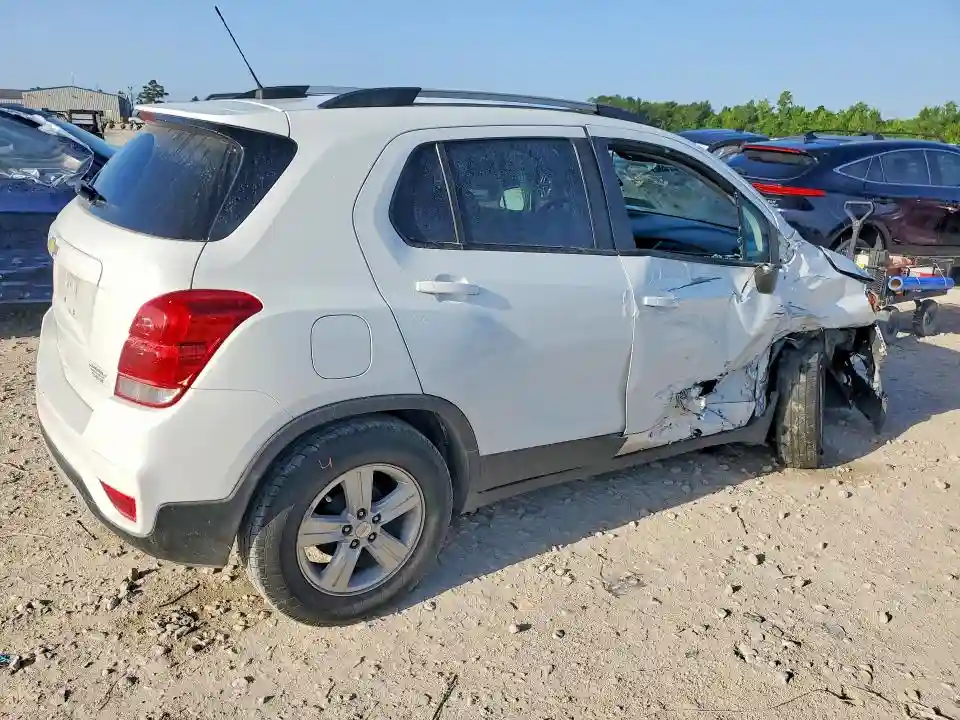 KL7CJLSM1NB509230 2022 CHEVROLET TRAX-2