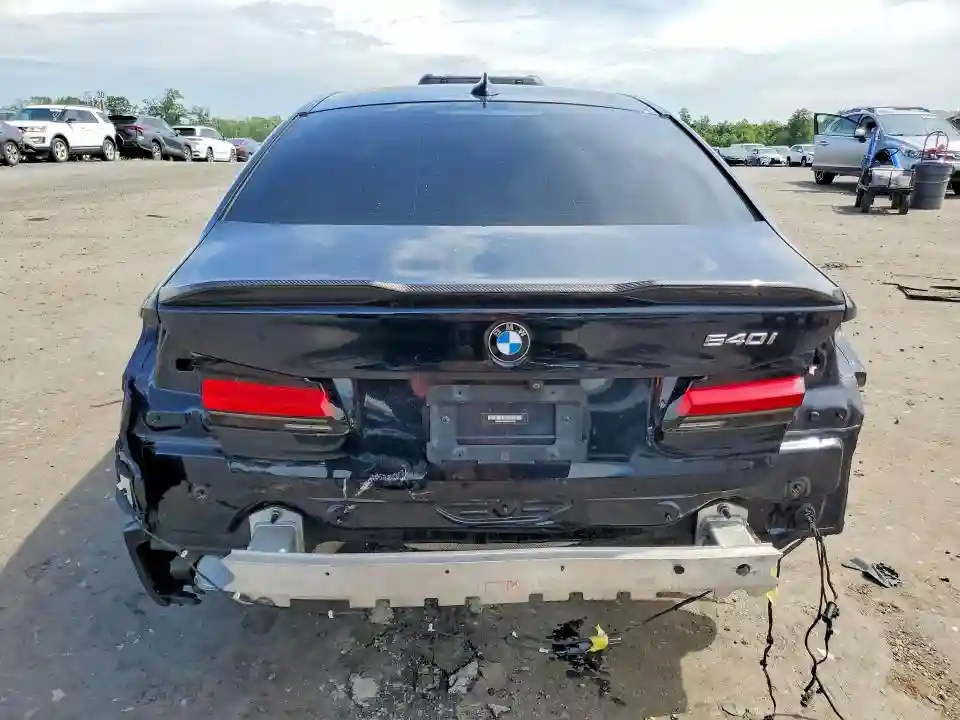 WBA53BJ09NWX46715 2022 BMW 5 SERIES-5