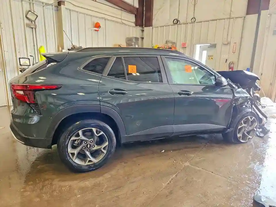 KL77LHEP1SC321828 2025 CHEVROLET TRAX-2