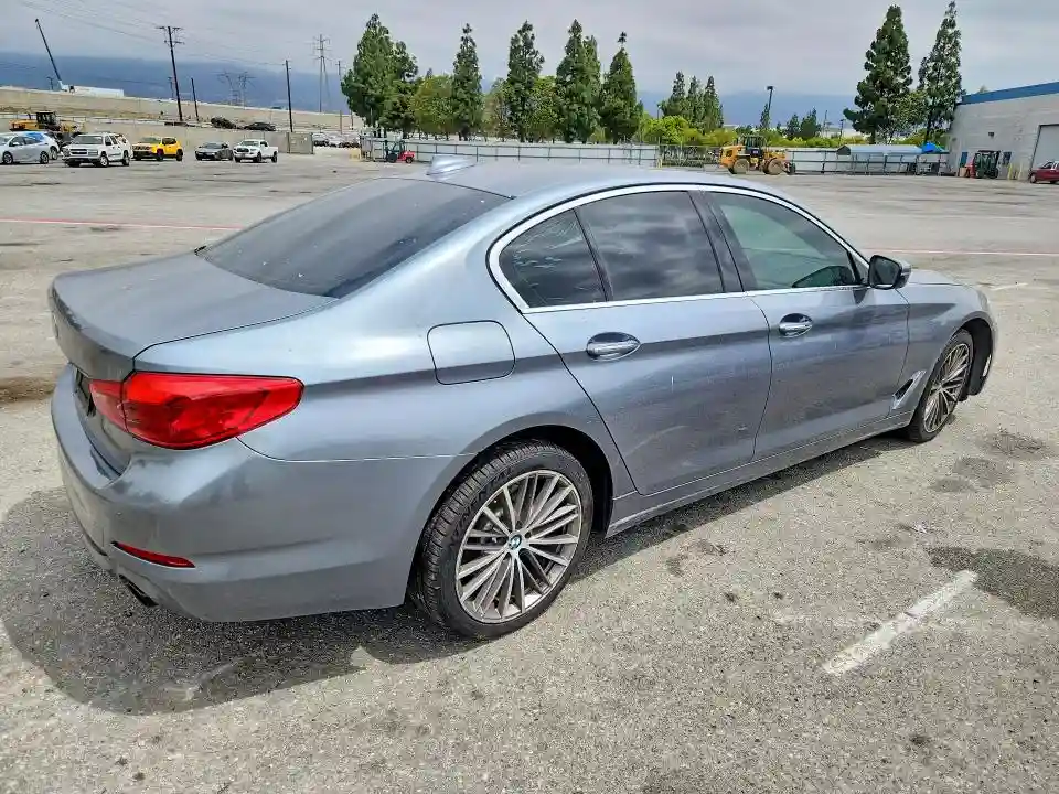WBAJA5C39HG898036 2017 BMW 5 SERIES-2
