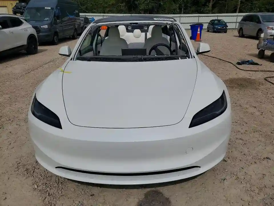 5YJ3E1EA9SF922129 2025 TESLA MODEL 3-4