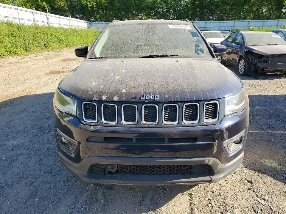 3C4NJCBB5JT267349 2018 JEEP COMPASS-4