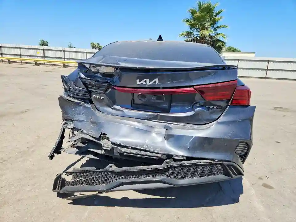 3KPF54AD1RE759670 2024 KIA FORTE-5