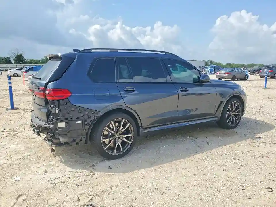 5UXCX6C07N9M11002 2022 BMW X7-2