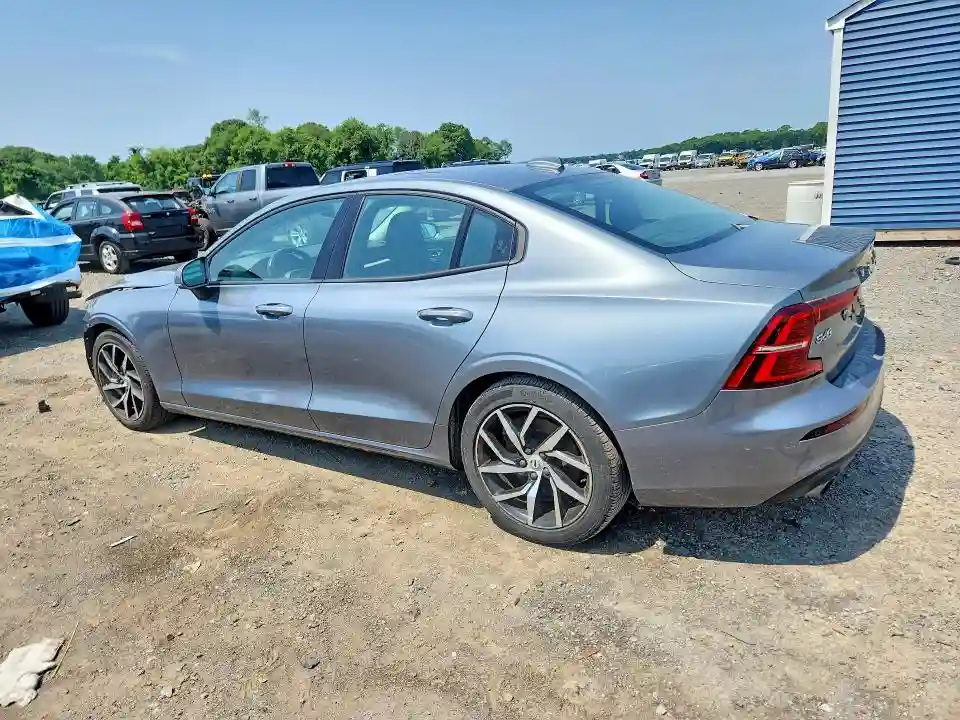 7JRA22TK3KG004305 2019 VOLVO S60-1