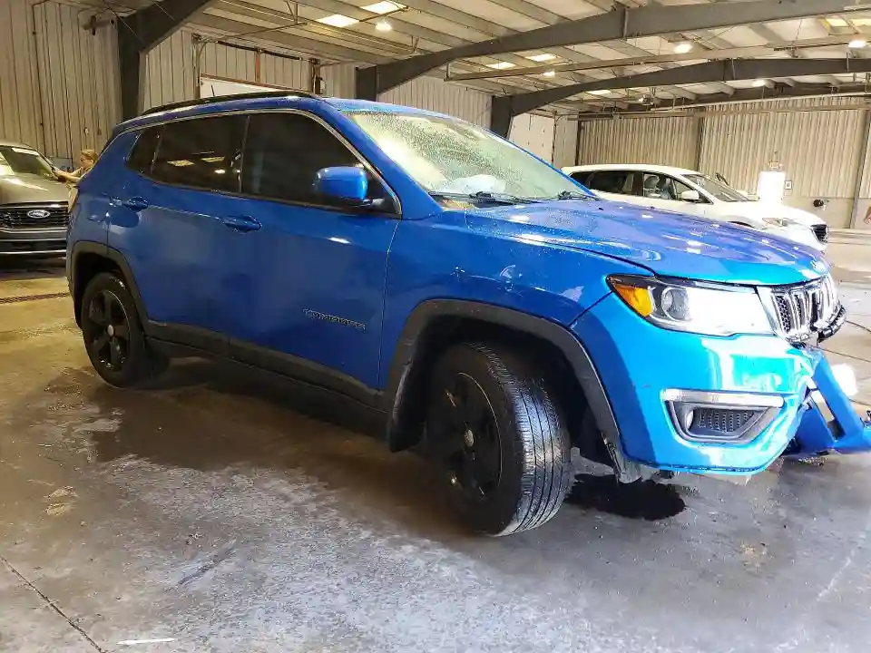 3C4NJDBB5JT359843 2018 JEEP COMPASS-3